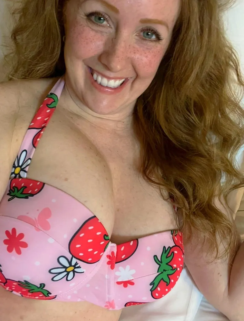 Thumbnail Fiery Beauty: A Natural Redhead Named Jenna by Nursedudz1980