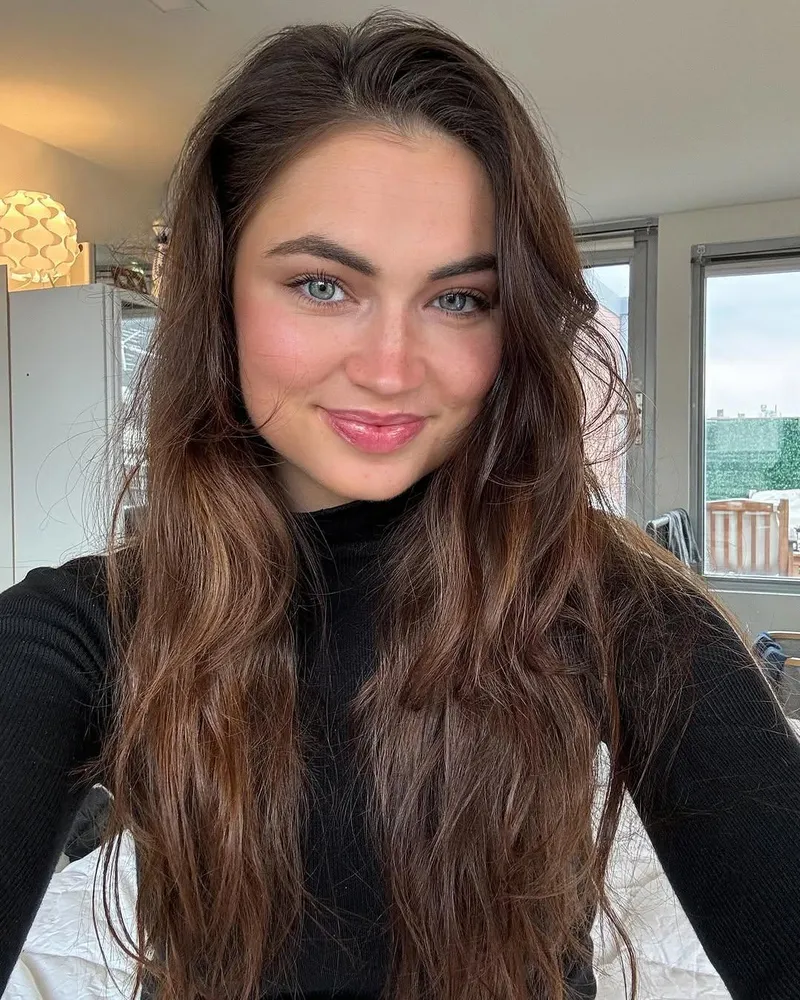 Thumbnail The Enigmatic Beauty of Taylor Bell from RatScorpion_69 | PrettyGirls