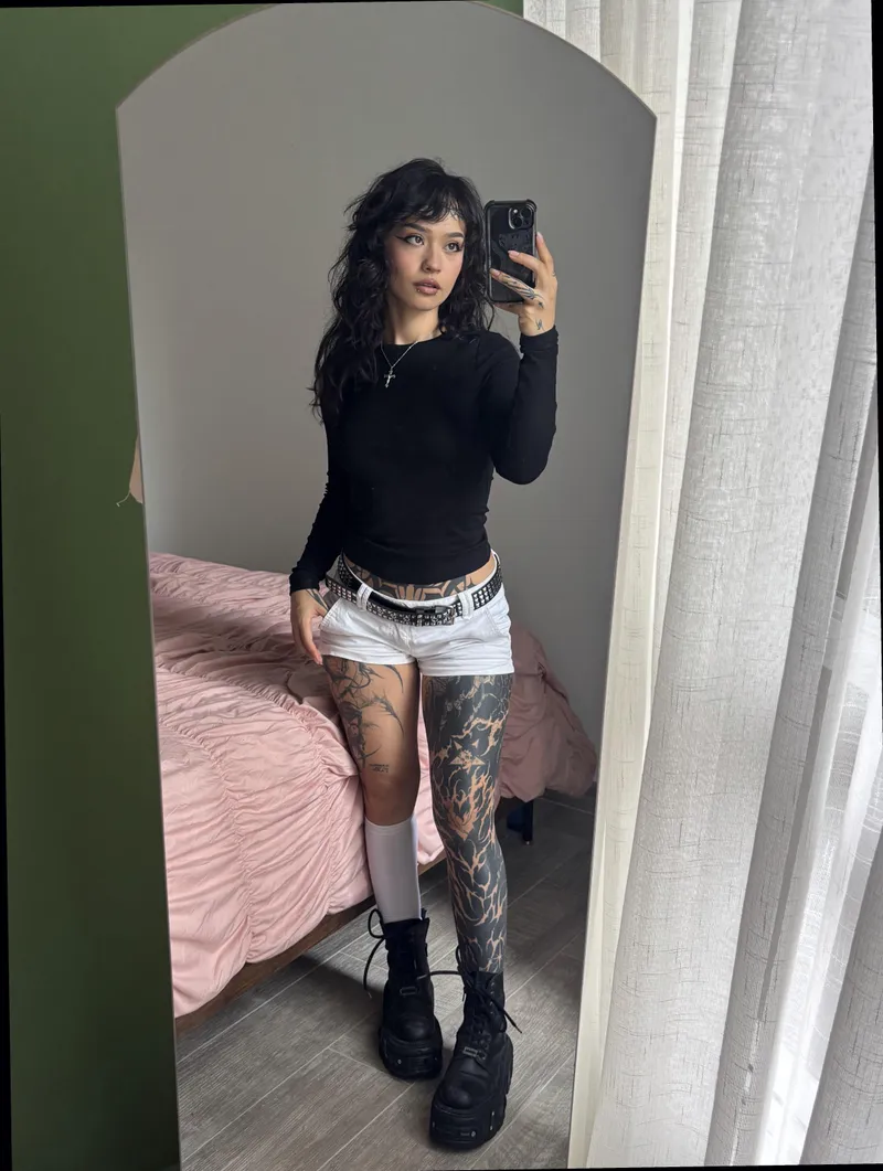 Thumbnail Goth Girls Glam: Unveiling Their Allure | Pickle_Papi