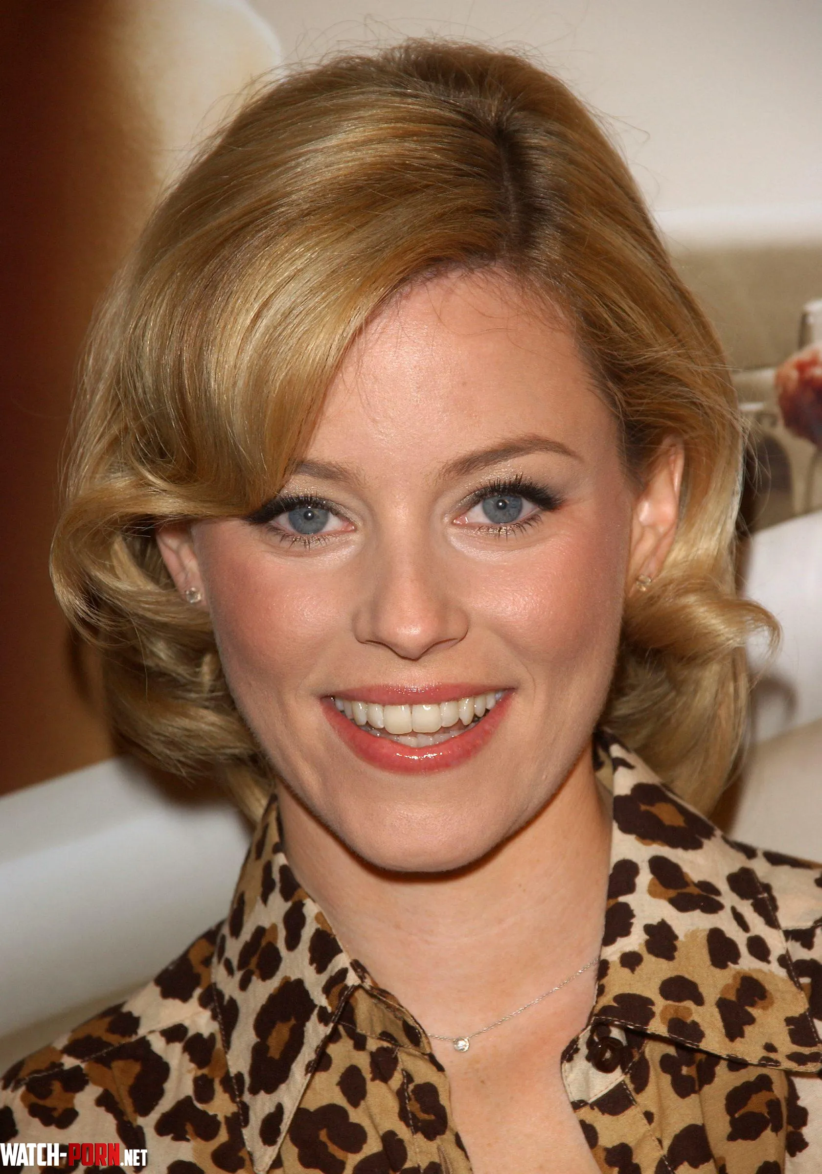 Elizabeth Banks by CelebMaestro