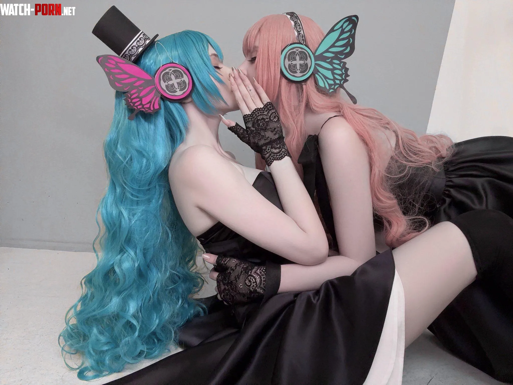 Hatsune Miku Megurine Luka Magnet by Vinnegal and Alina Becker by _vinnegal