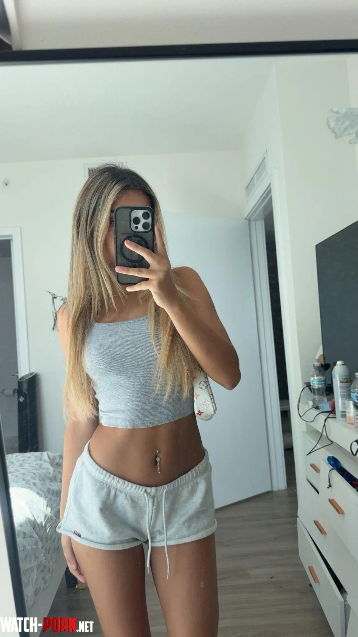 Crop tops are the best type of tops by fa1ry_doll