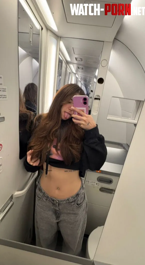Up in the sky, crop top on, confidence fully checked in—today’s already a good one. by dreamuproar
