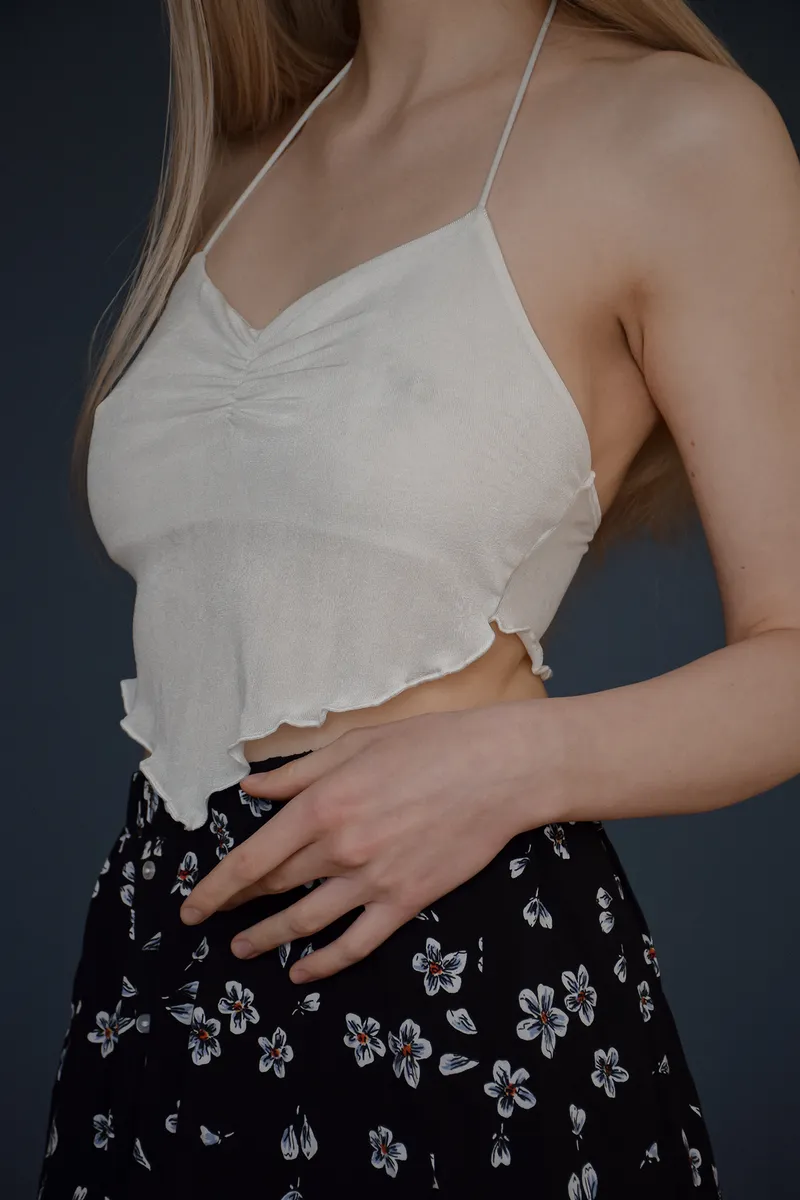 Thumbnail Confidence Questioned: buonbella's Dilemma of Going Braless