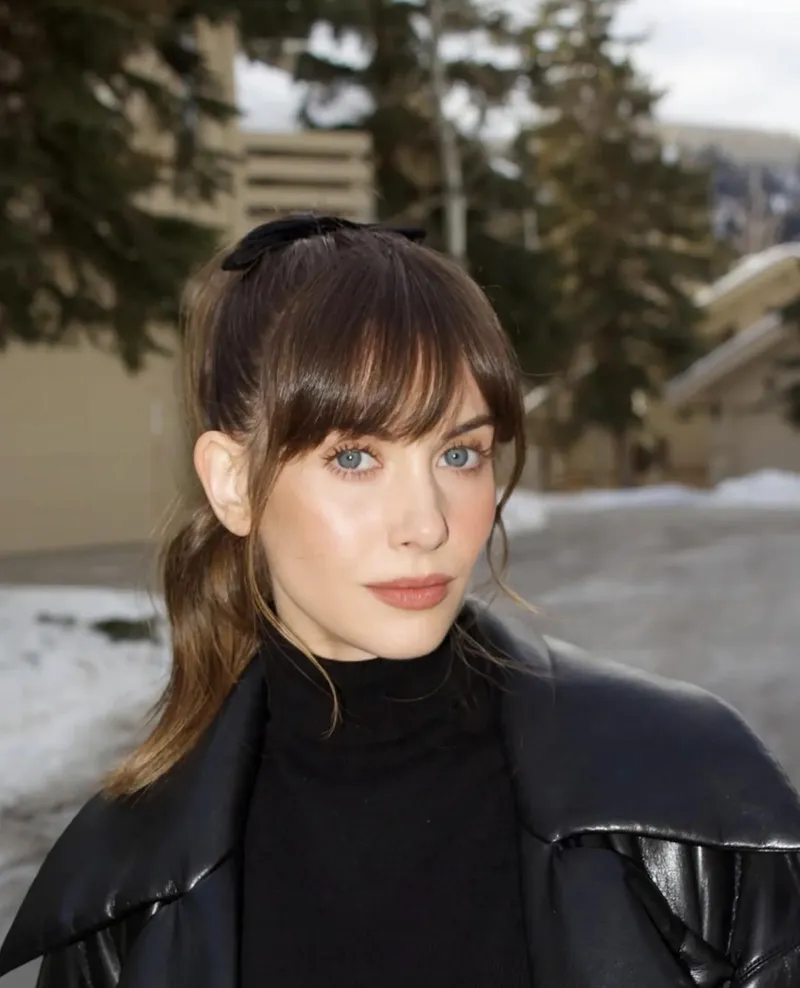 Thumbnail Alison Brie: Discovering PrettyGirls with DuaLipasTrophyHsband