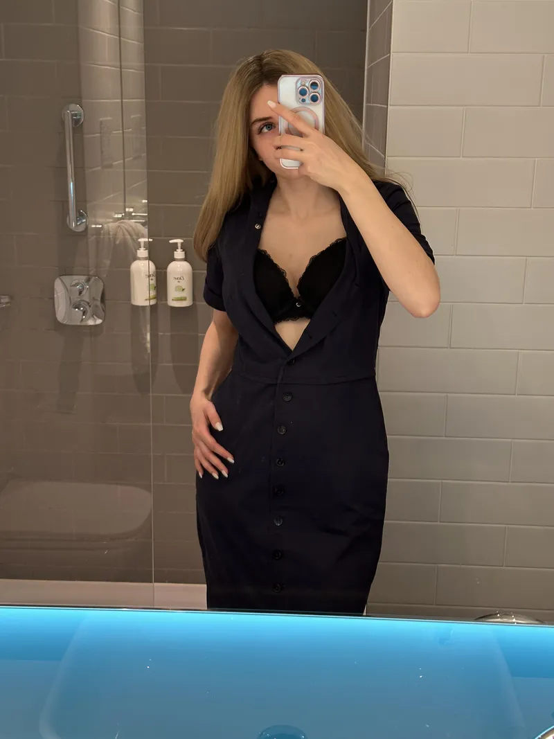 Thumbnail The Fashionable World of 'It's My Job to Wear Tight Dresses'