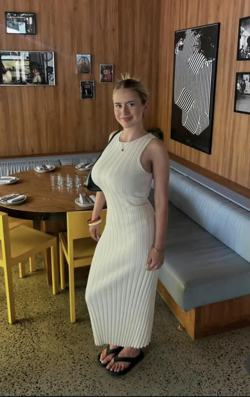 Thumbnail Revealing Sideviews: A Closer Look by inthe_504 | 2busty2hide
