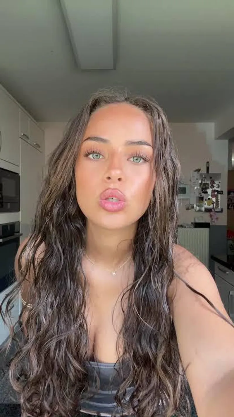 Thumbnail Exploring the Beauty of luana ktz in the World of PrettyGirls