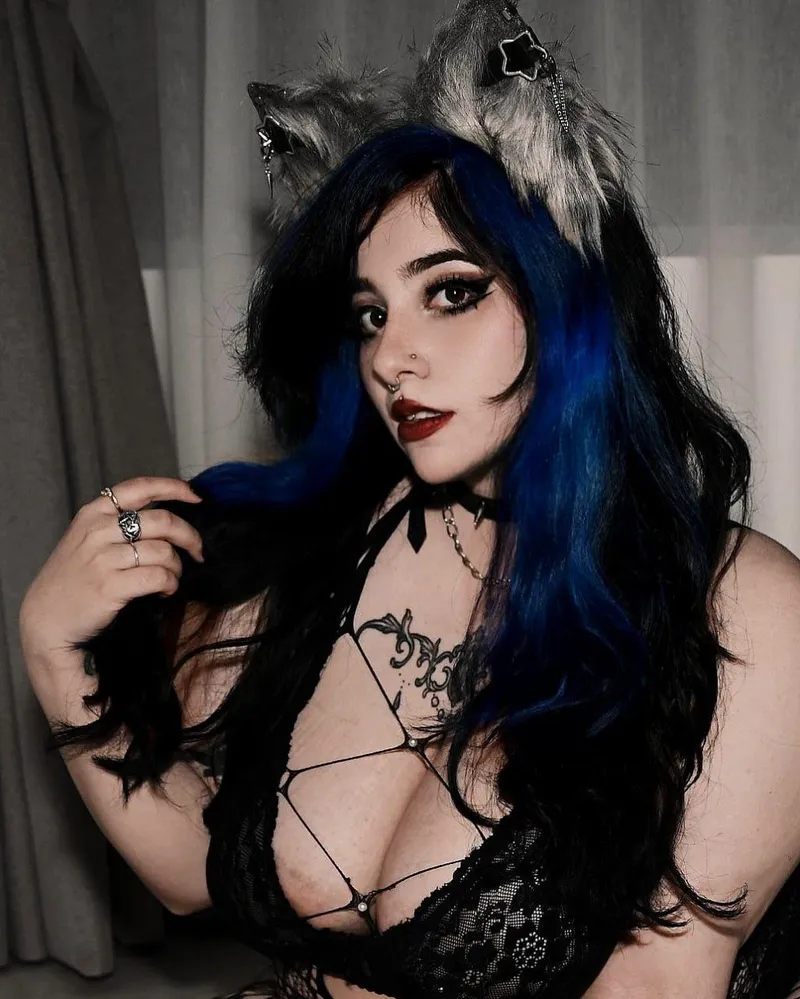 Thumbnail Bad Girl Look by FlirtyFairy_Fox in Emogirls Category
