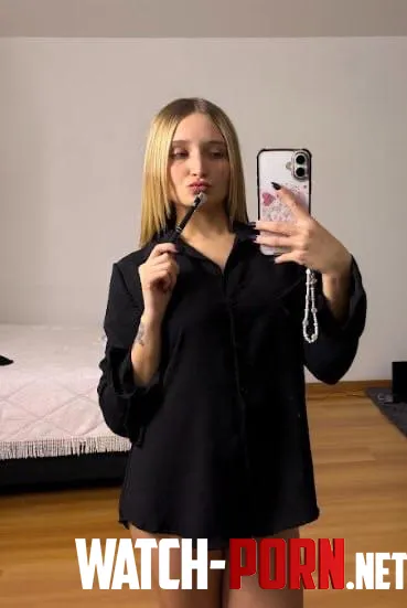 Ici une salope qui veut de l'attention, je cherche un couple pour me ruiner, est-ce qu'une milf pulpeuse comme moi attirerait ur attention by SolsticeSouth