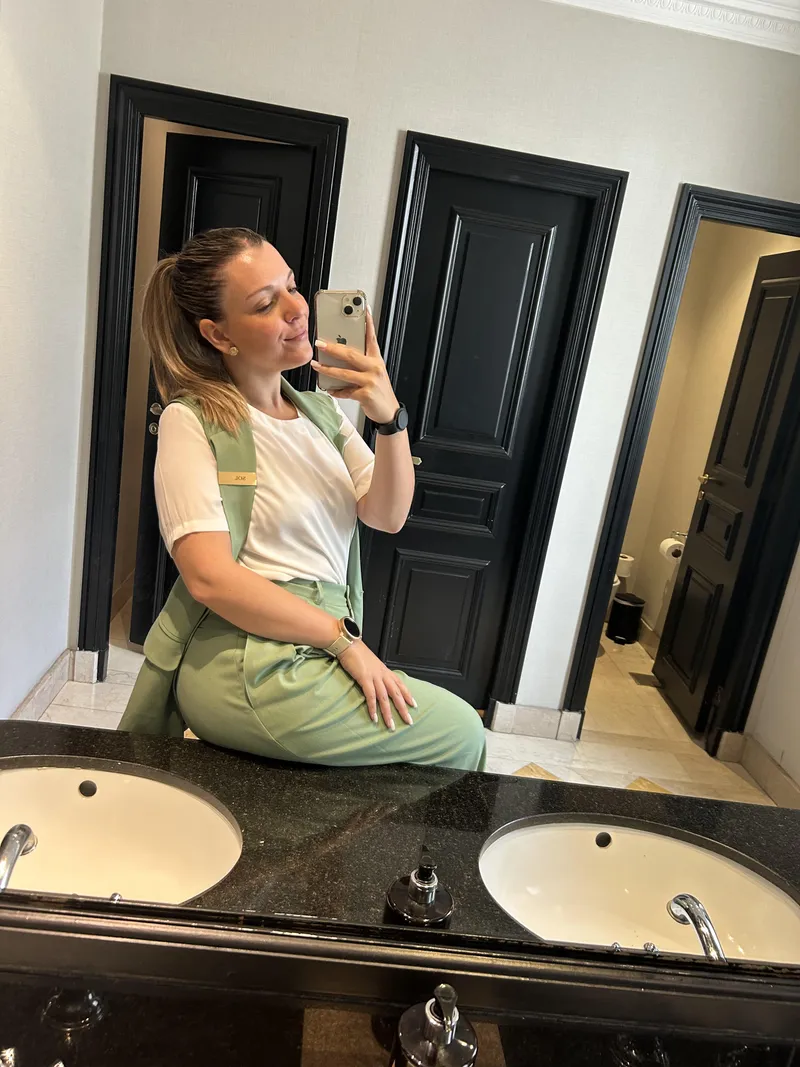 Thumbnail Monday Office Vibes: Embracing the Week Ahead | Secretary