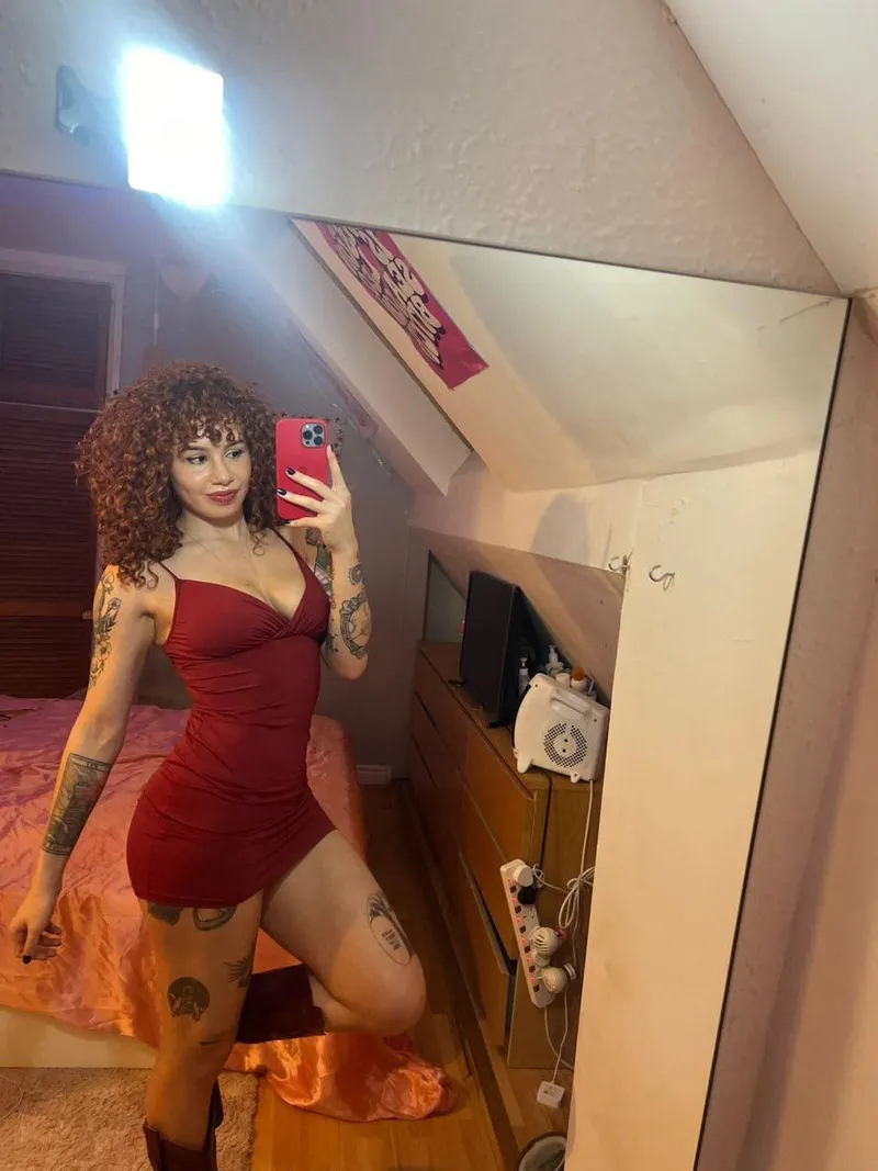 Thumbnail Boldly Classy in Red by SaucyLoaf