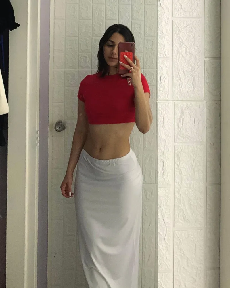 Thumbnail Ravishing in Red - Th1ckVicc's Classy Appeal