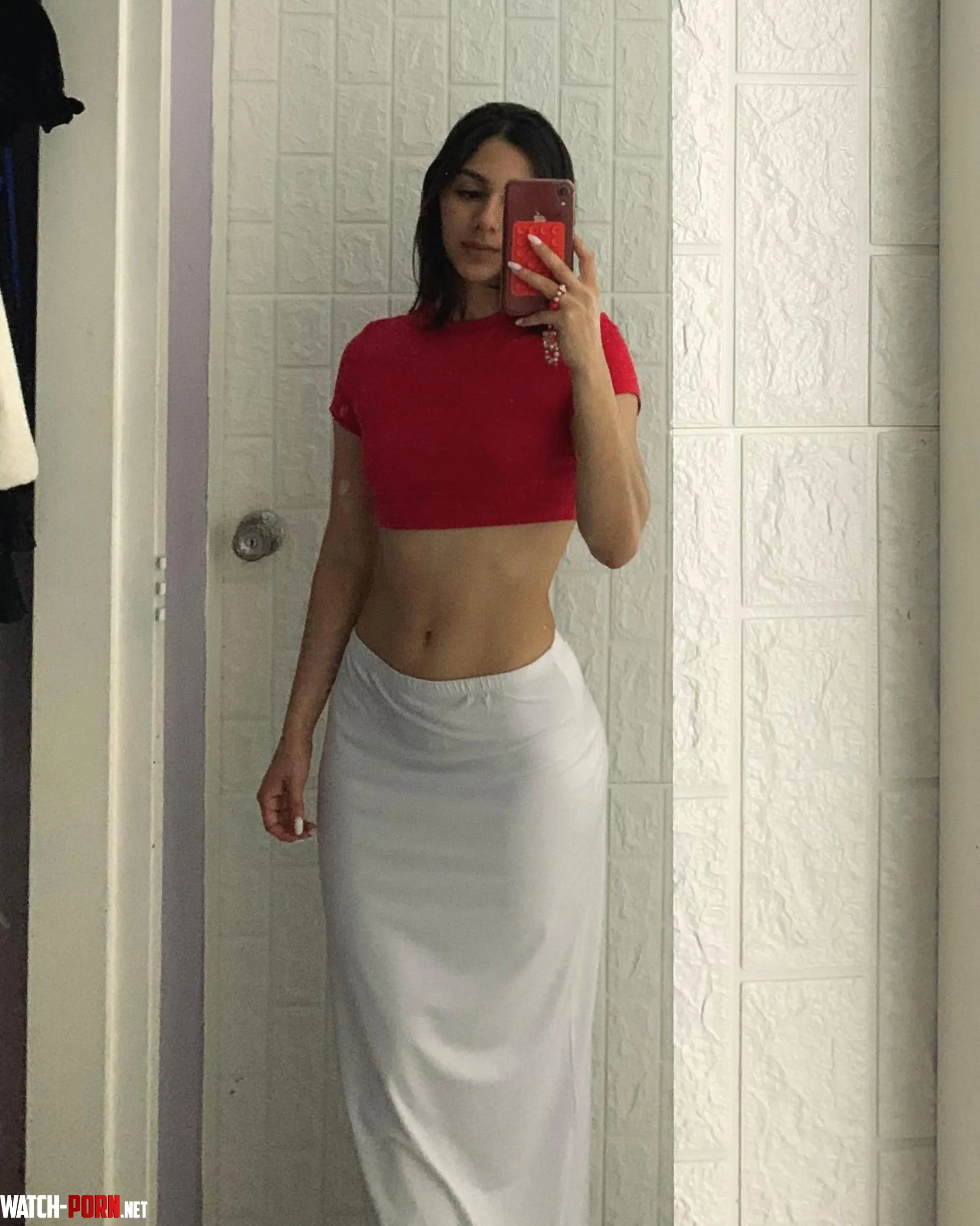 pretty in red by Th1ckVicc