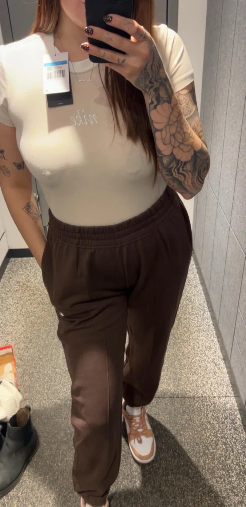 Thumbnail Embracing Natural Beauty: thattattooedmama1's Love for Braless Boobs