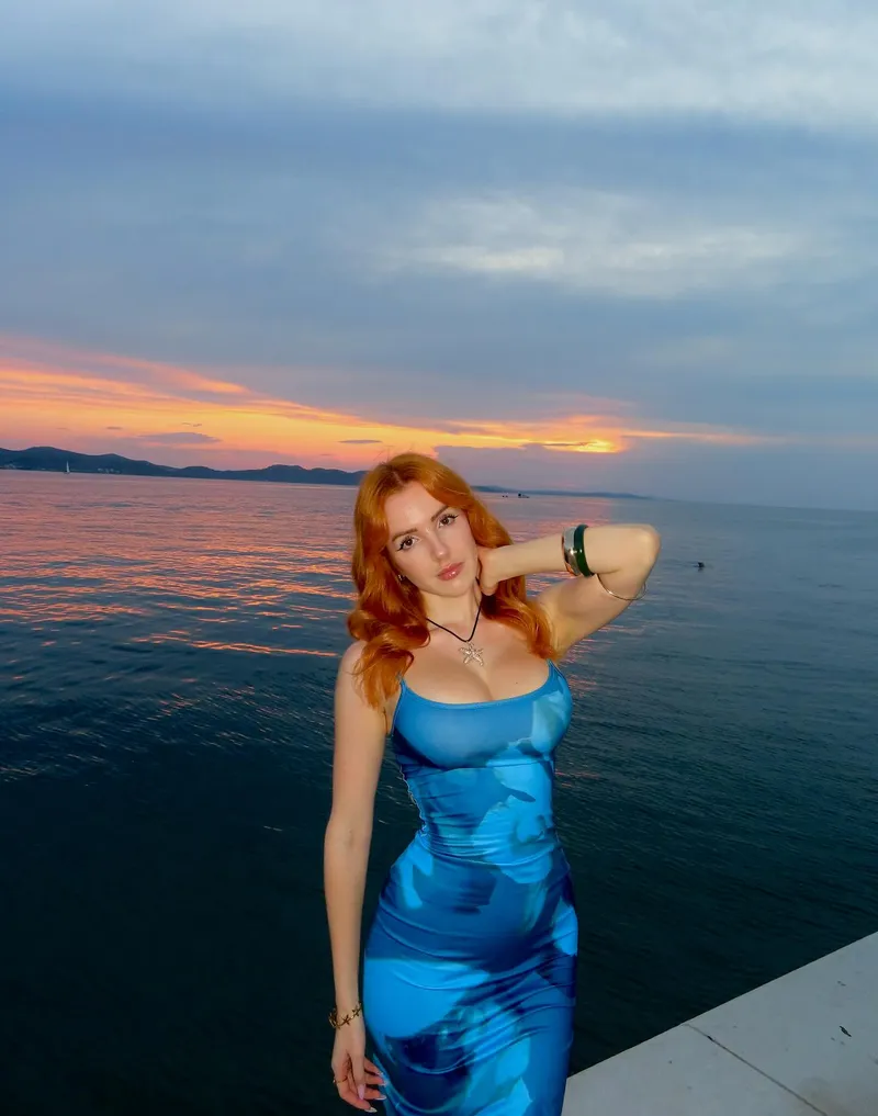 Thumbnail Scarlett Jones by vxnstan2