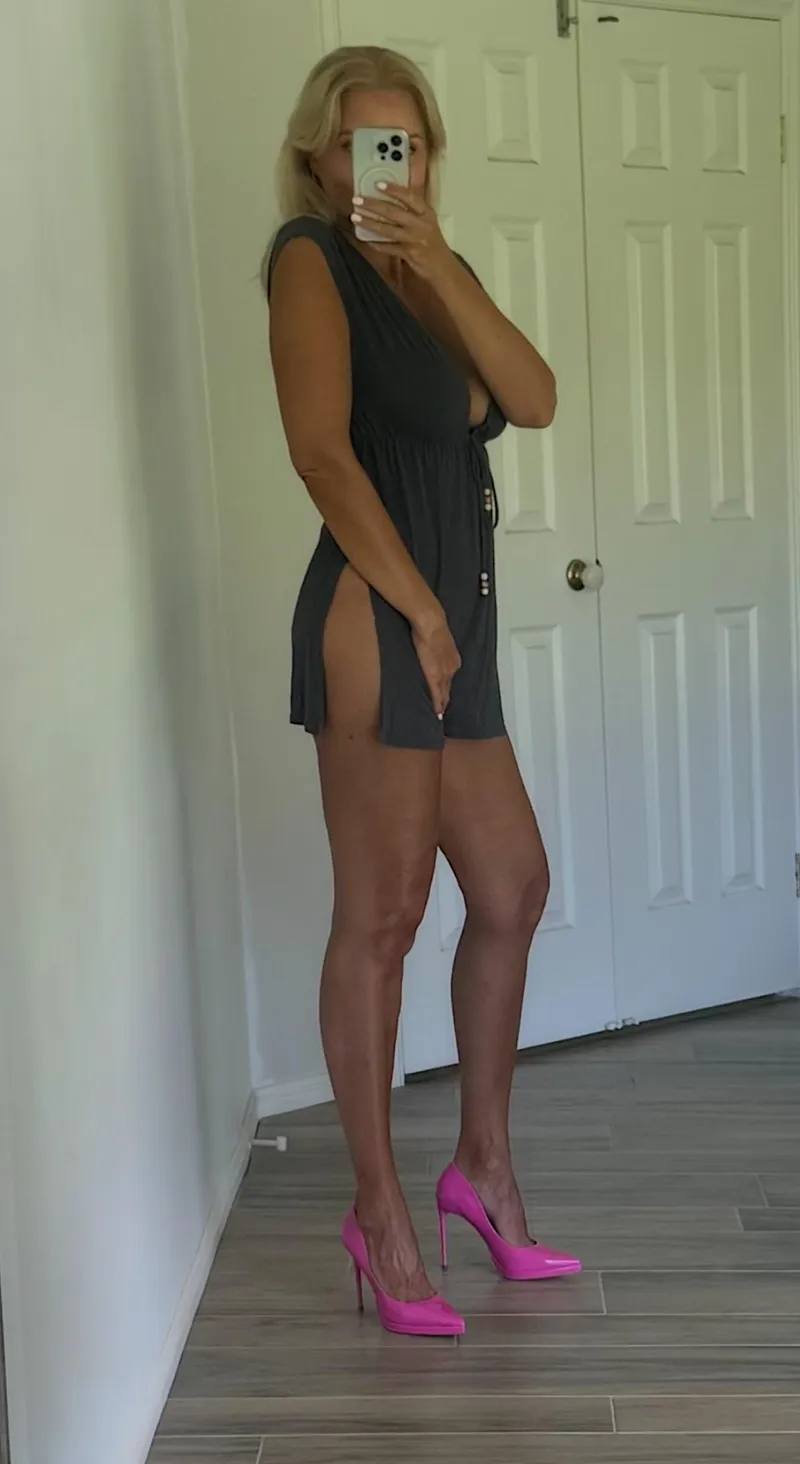 Thumbnail MILF Alert: Legs that Go On Forever | hishotwifeannabel