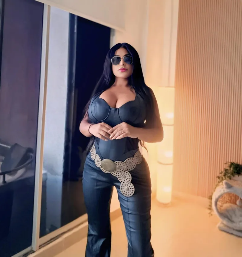 Thumbnail Provocative Fashion: Unveiling mwcinauno's Allure in LadiesInLeather