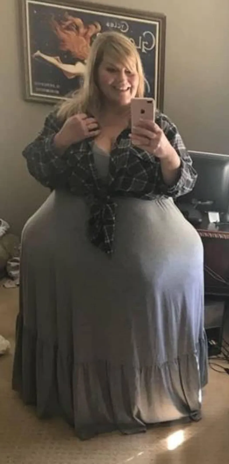 Thumbnail Are Jenni’s proportions pictured here common or rare amongst ssbbw? What about being bottom heavy peer shaped in general? by JenniBombshell_Lover