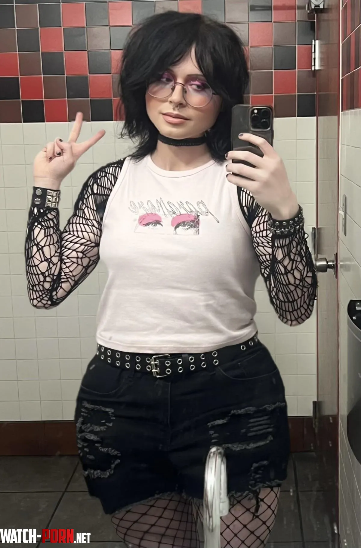 anyone want to plump up an emo alternative girl? by gothicexplosion