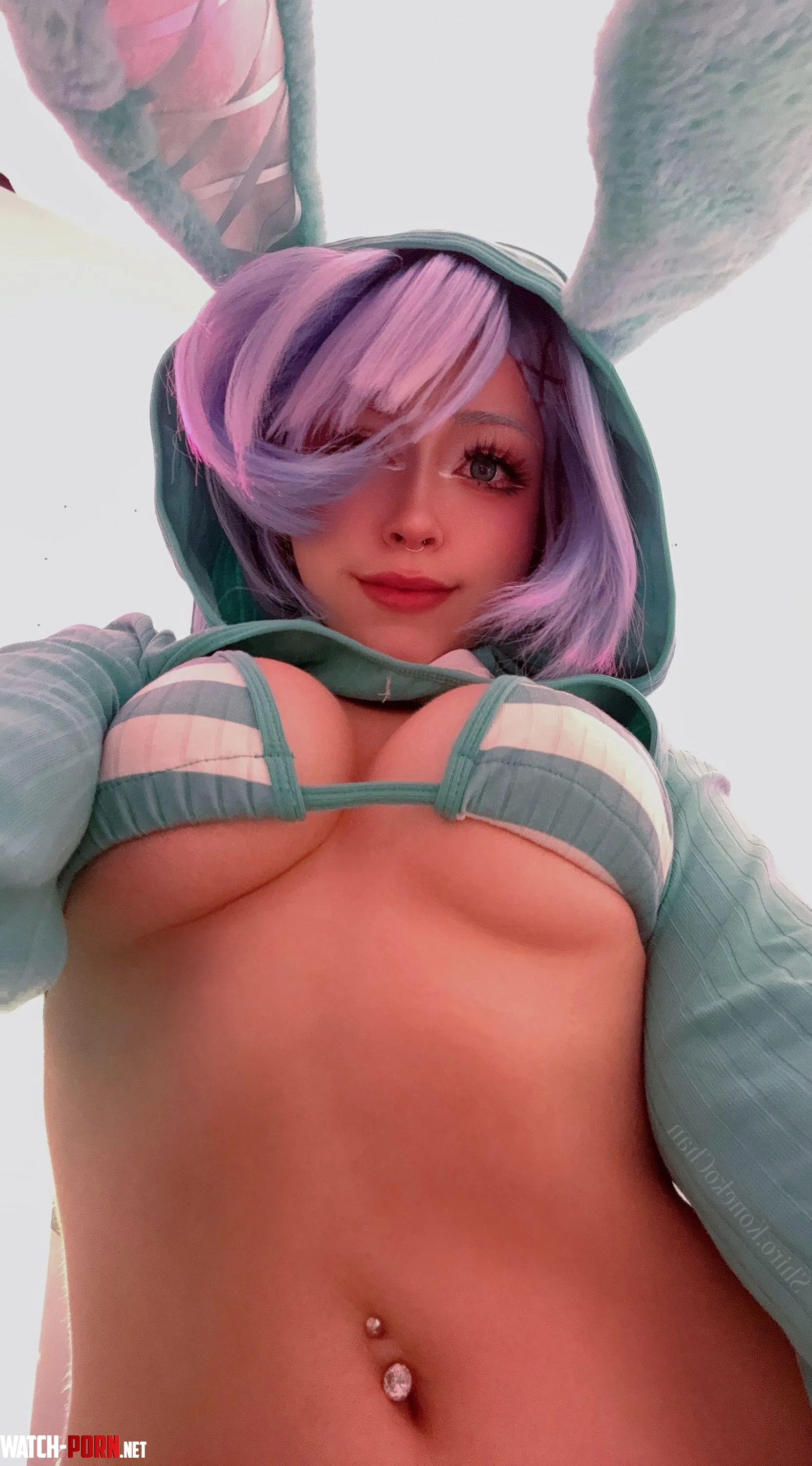 You know you love a girl in bunny ears by _BlushyDove