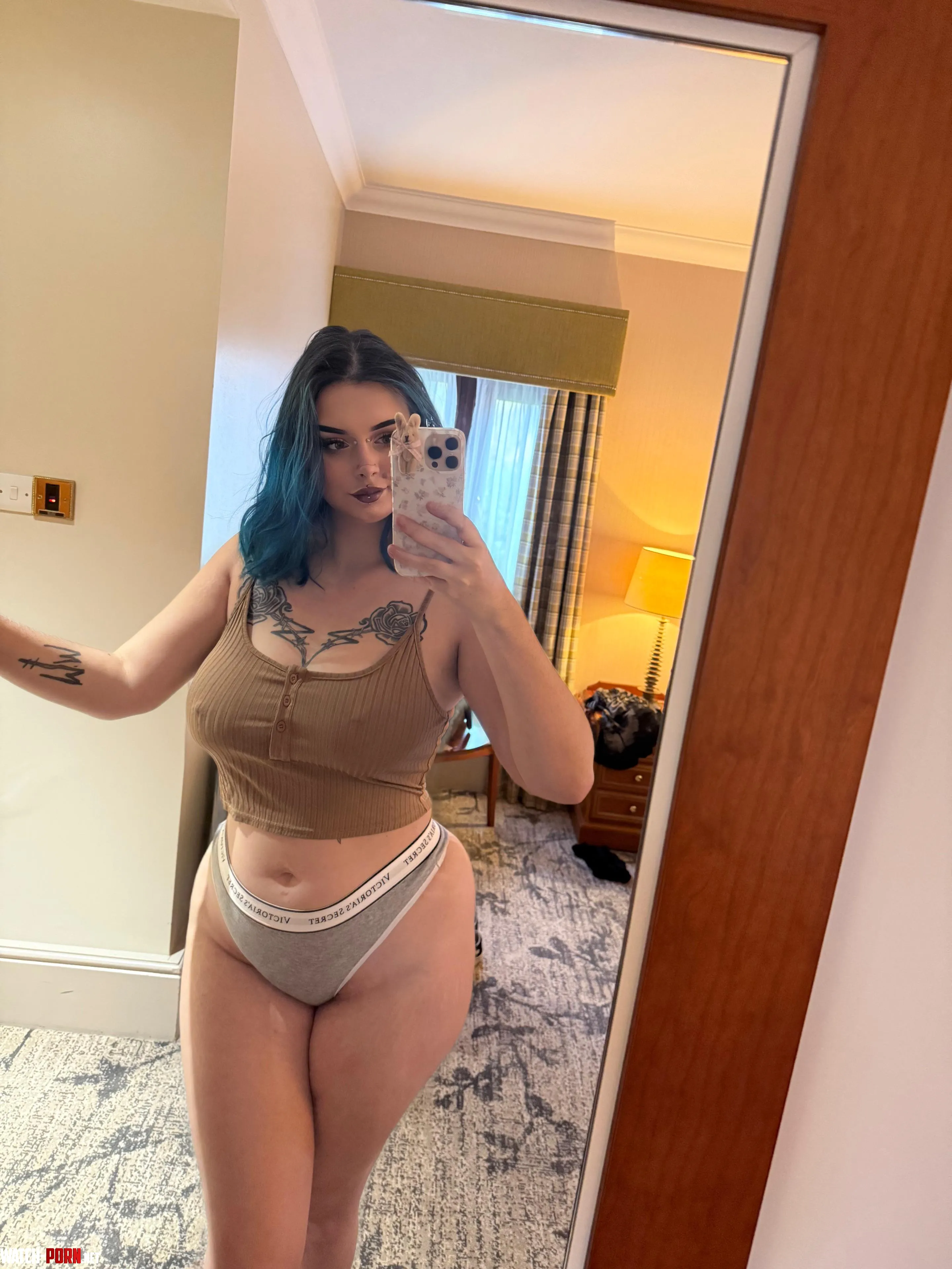 Mirror selfie by pastelxwh0re