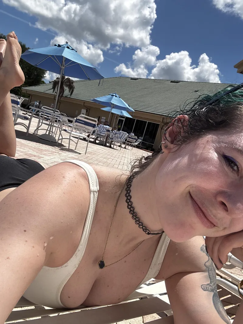 Thumbnail Sirenskiss3 Invites You to Unveil a Body Meant for the Sun