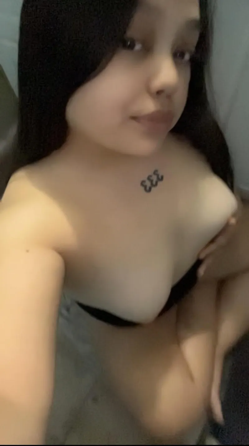 Thumbnail Horny slut that loves to tease and play (; by Lulmamma333