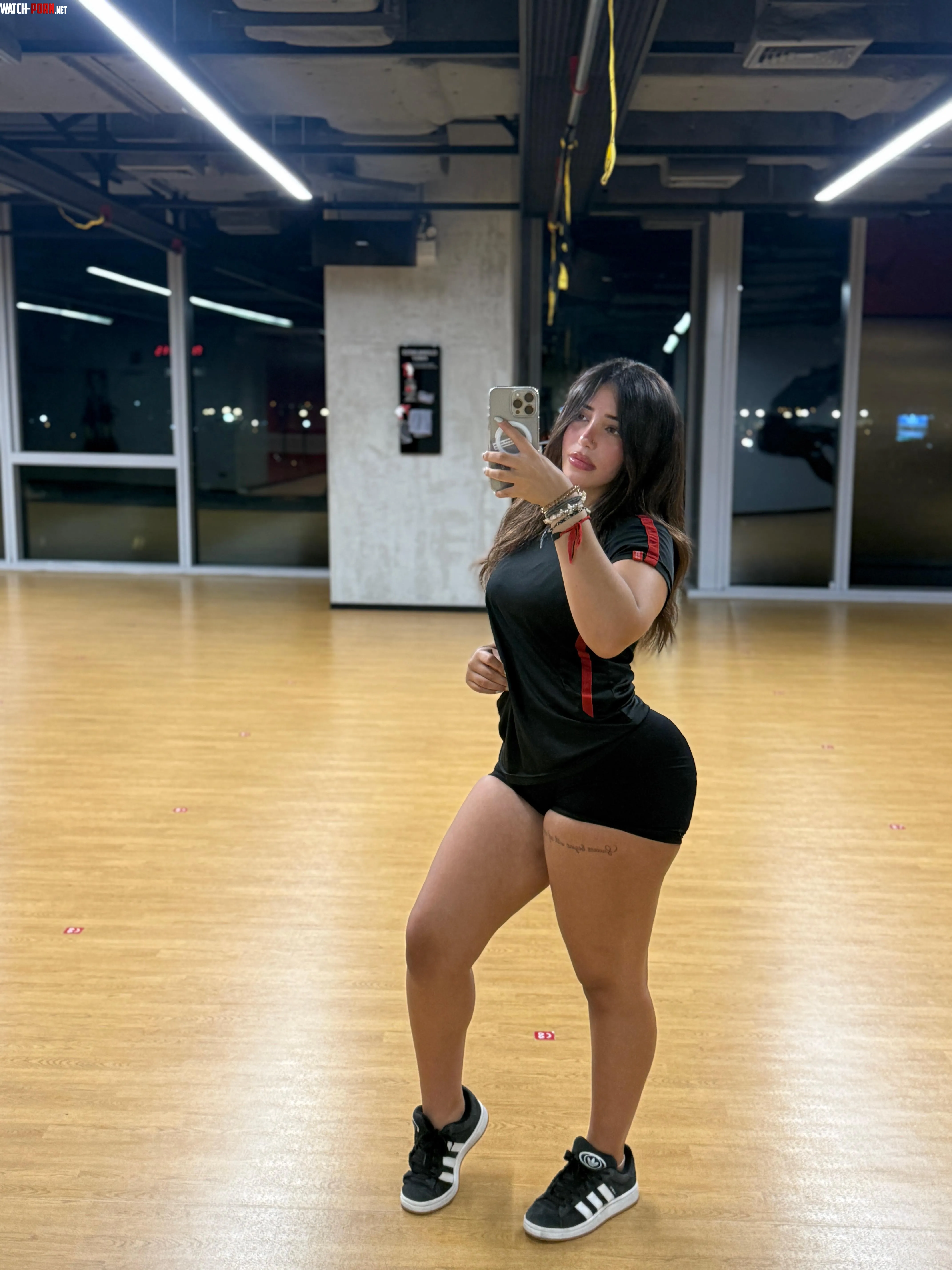 feeling my quads and glutes by oliverlaine