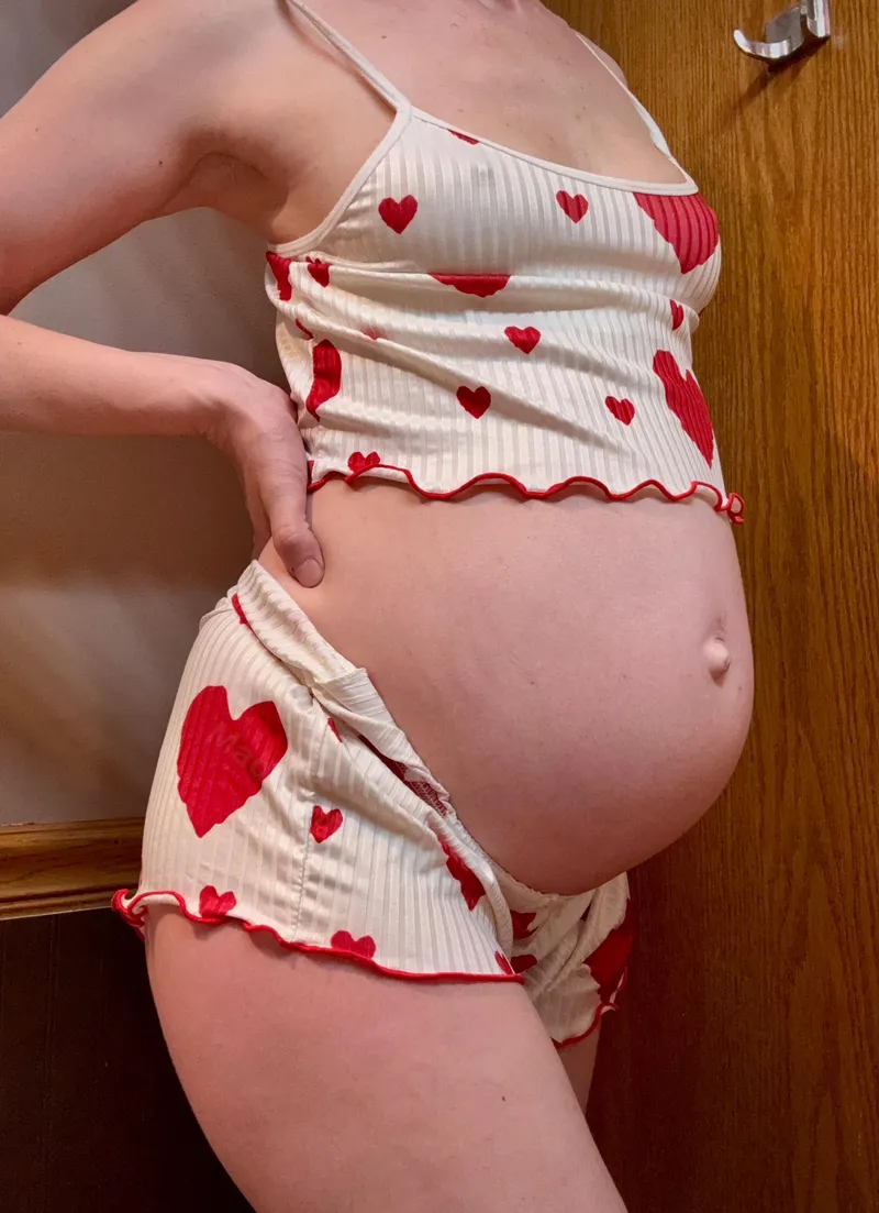 Thumbnail Capture Motherhood: 'Mommy’s Bump at 30 Weeks' by madisonmilker