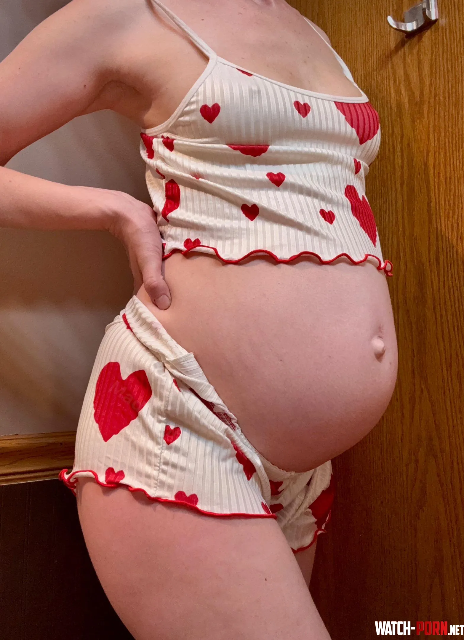 Mommy’s bump at 30 weeks by madisonmilker