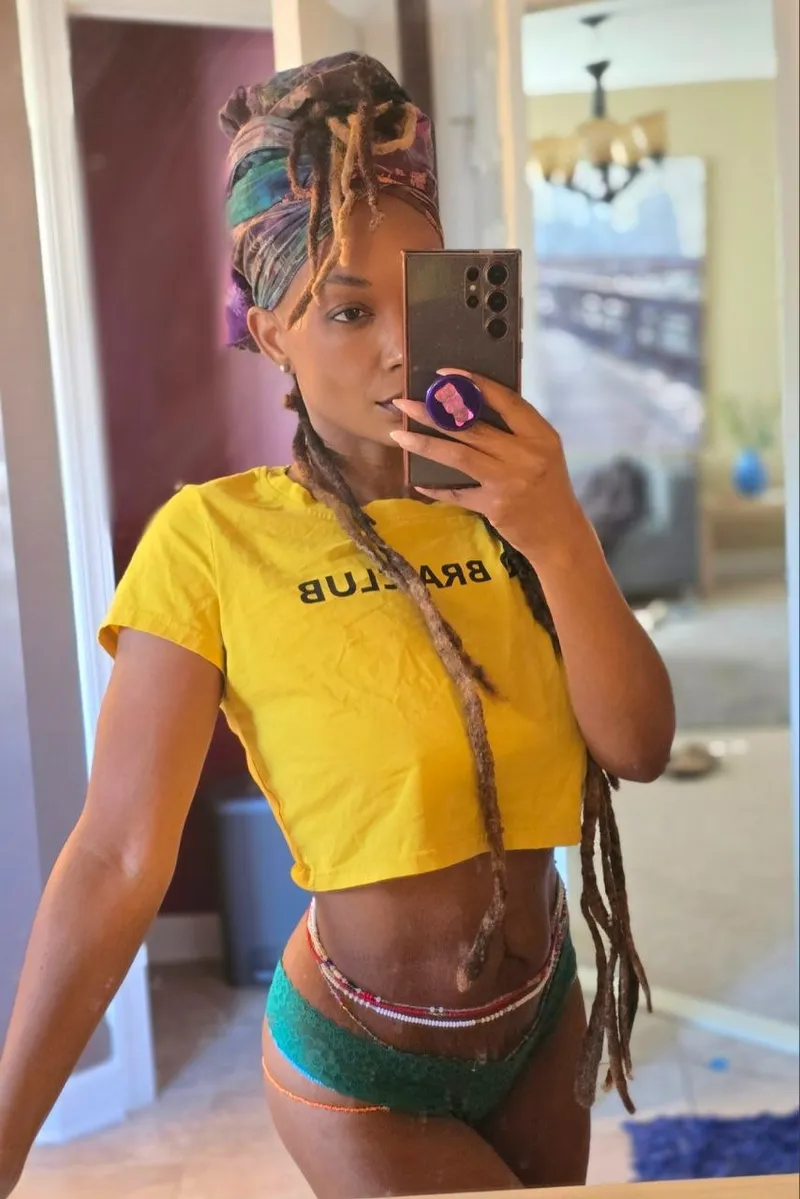 Thumbnail 1970s Mom Fashion Review by _young_sexy22 | HotBlackChicks Insights