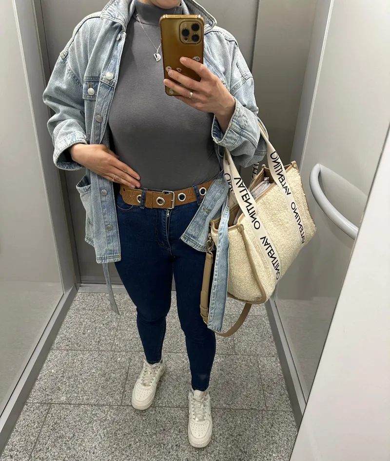 Thumbnail Elevator Glances - Braless Outfit Wins by born2besexyOF