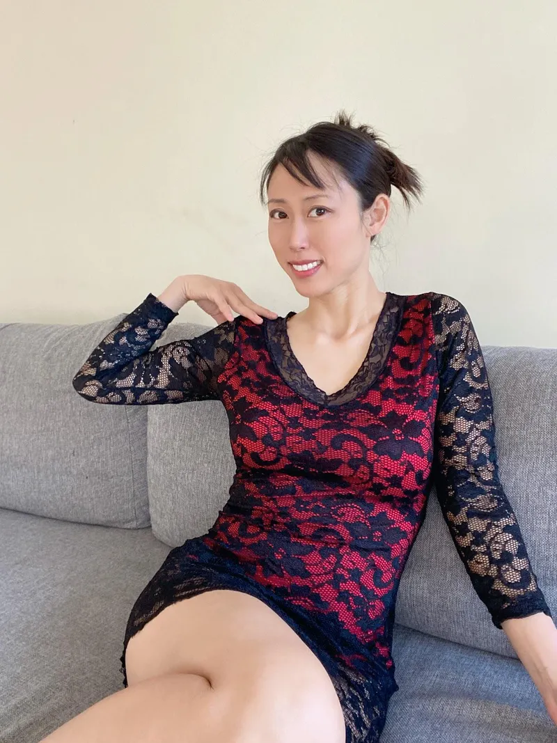 Thumbnail Curvy Delights: Wise-Occasion2915's Dress Saga