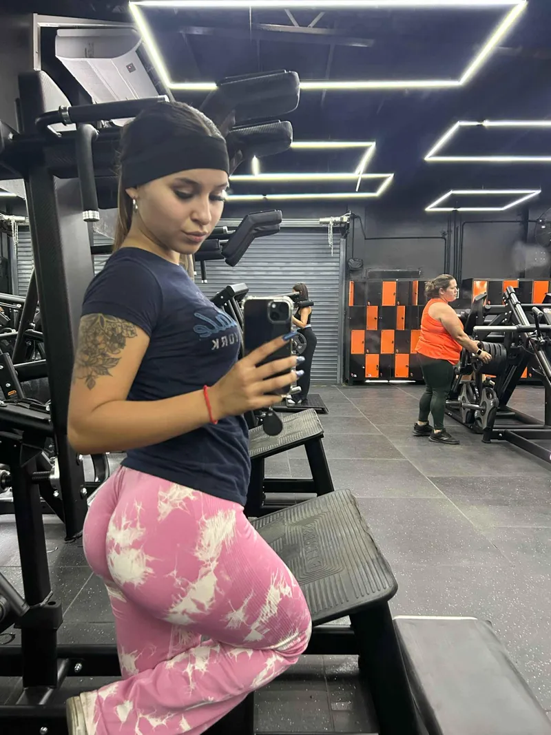 Thumbnail Strong from behind too by pillowy_candi