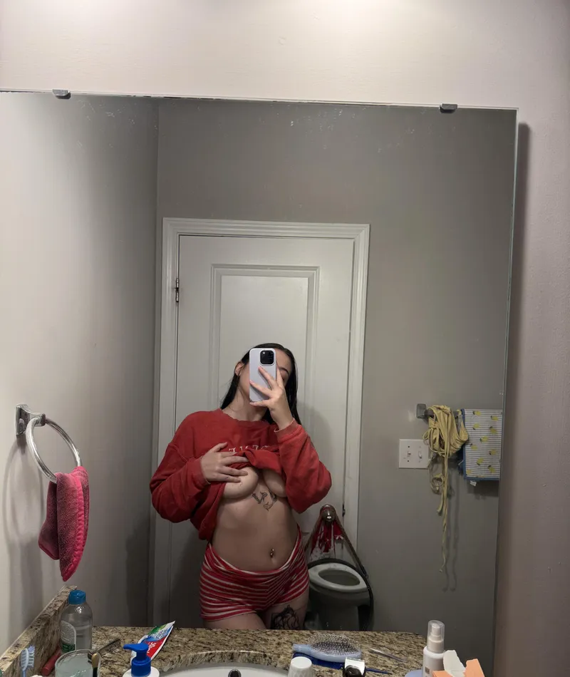 Thumbnail is my underboob enough or do you need to see more? by kc7691