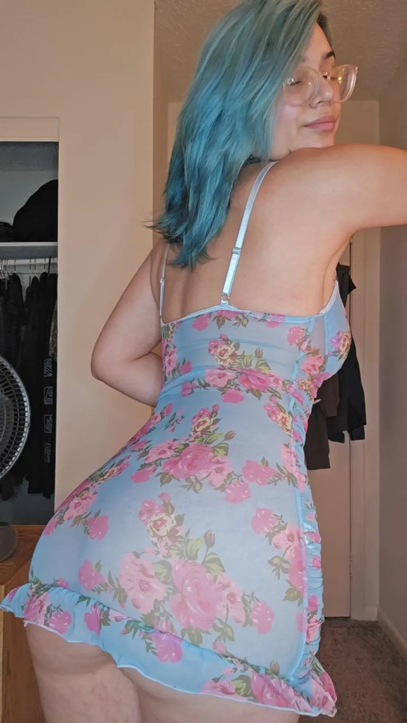 Thumbnail Lunobbione's Tightest Dress Dilemma