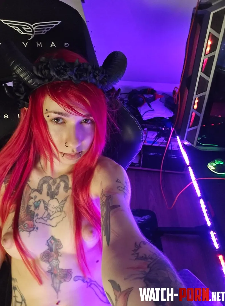 Summoned a demon instead of starting the game 😈[F] by OkQuaint