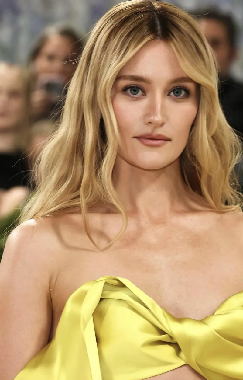 Thumbnail A Look at Sarah Pidgeon in CelebsGW