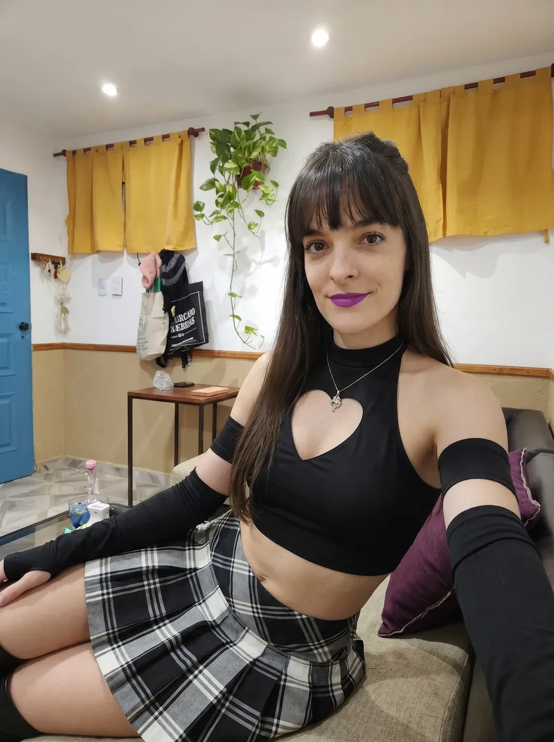 Thumbnail Top Heart Revelation: LuliCruz's Croptopgirls Style