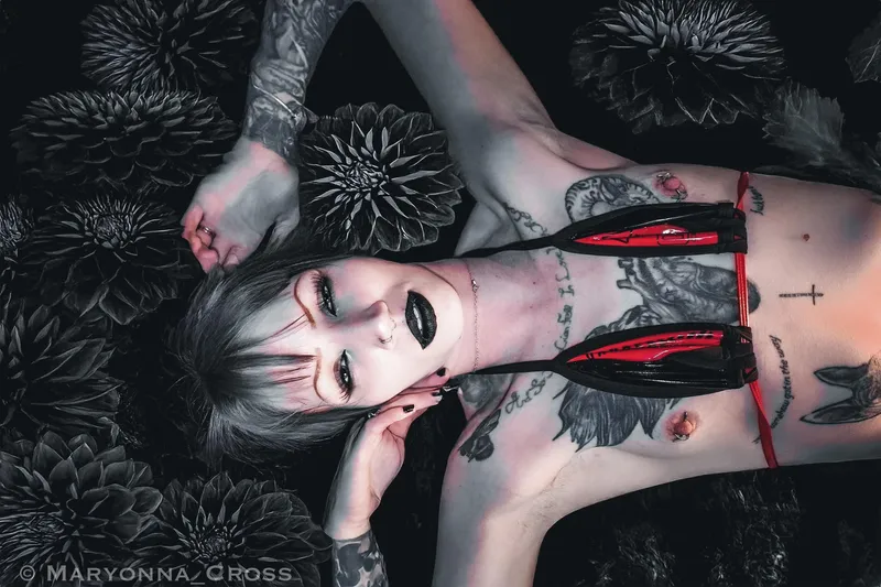Thumbnail Maryonna_Cross Invites You to Illustrate Life in Romance