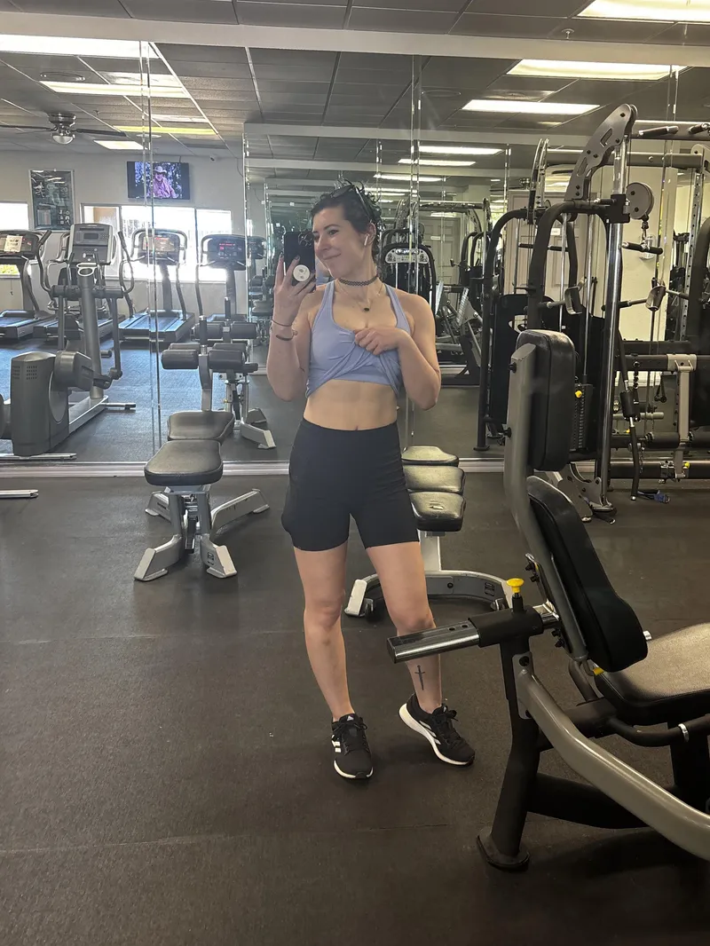 Thumbnail Love showin off the abs by sirenskiss3