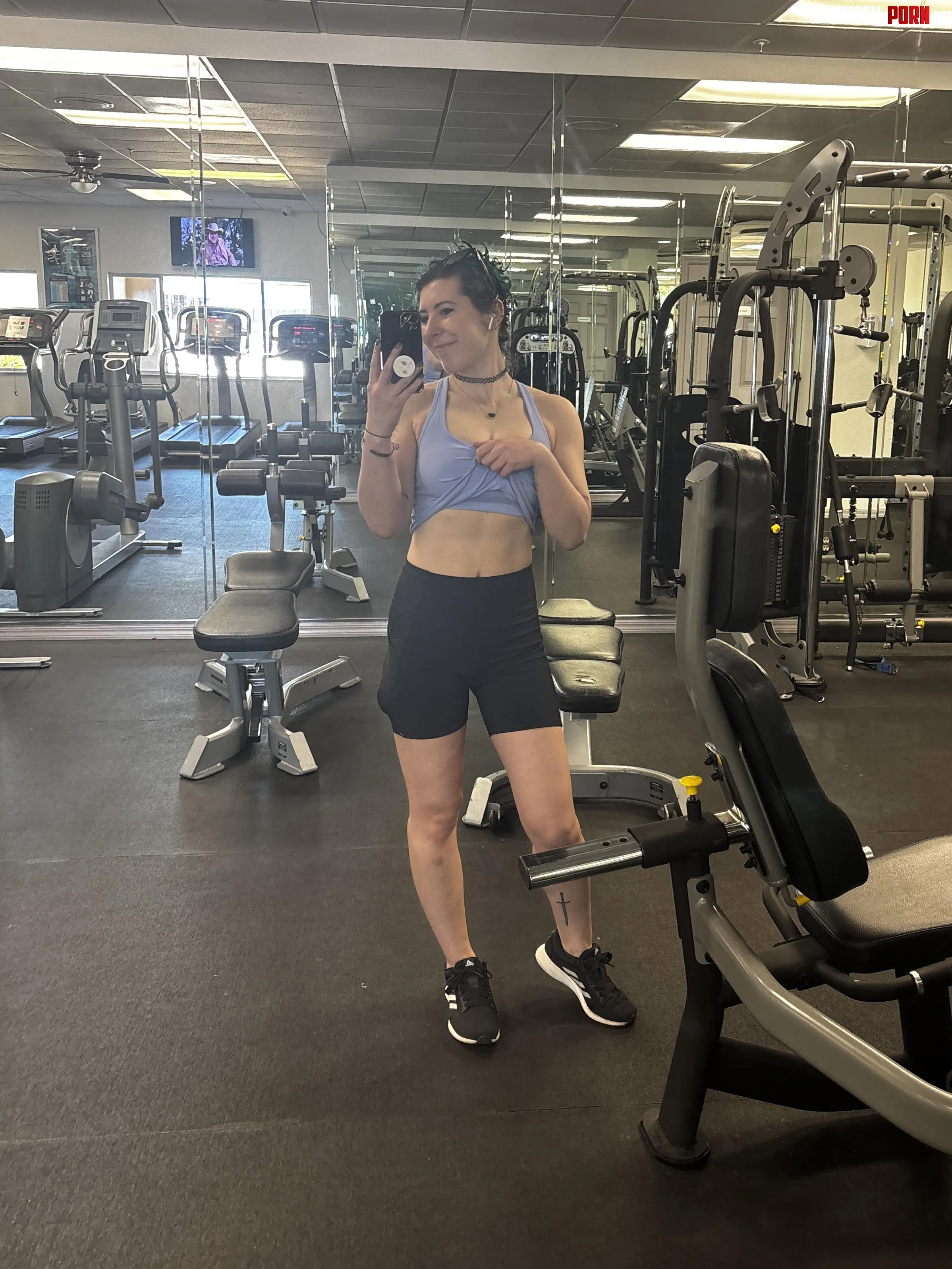 Love showin off the abs by sirenskiss3
