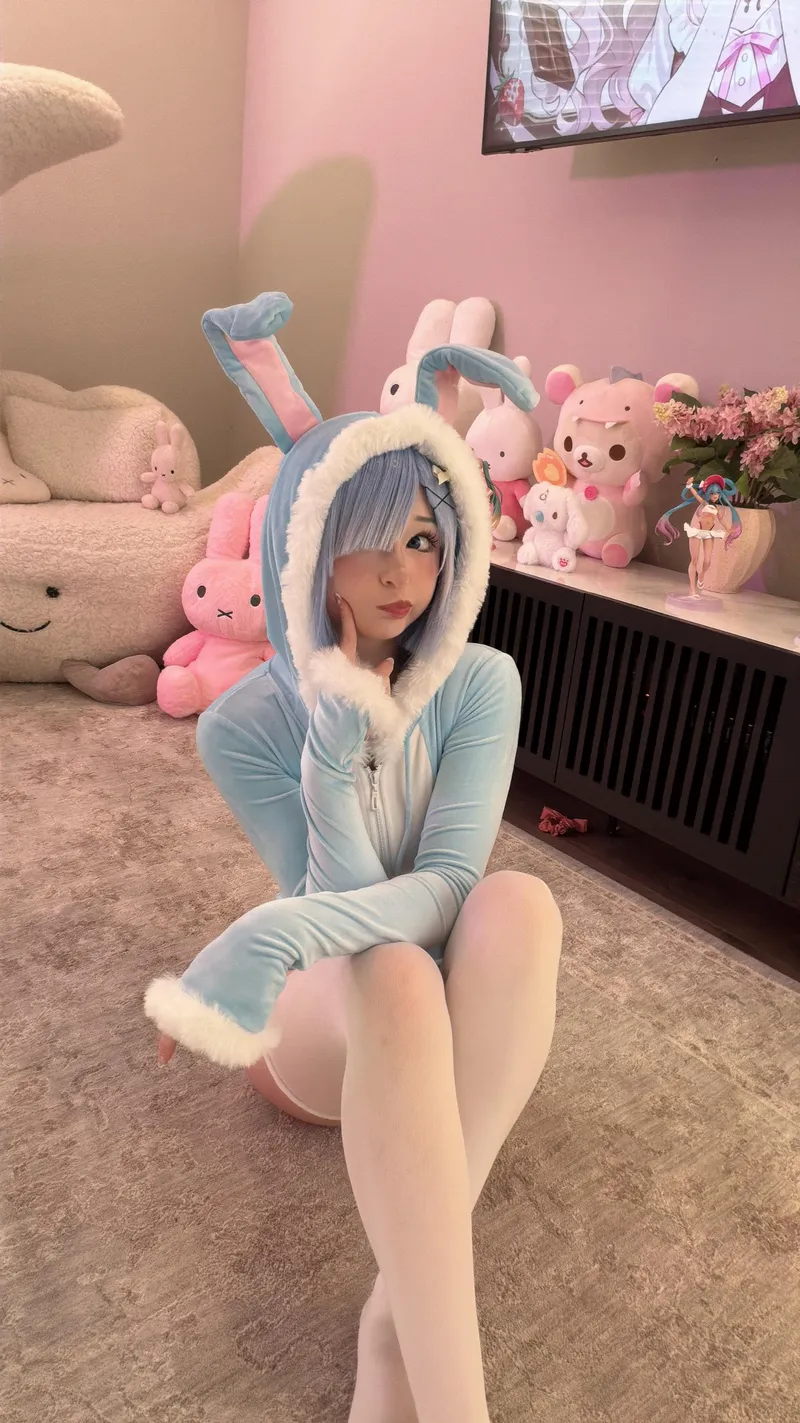 Thumbnail Smeepsi Asks: How Big is Your Carrot in Petplay Fun