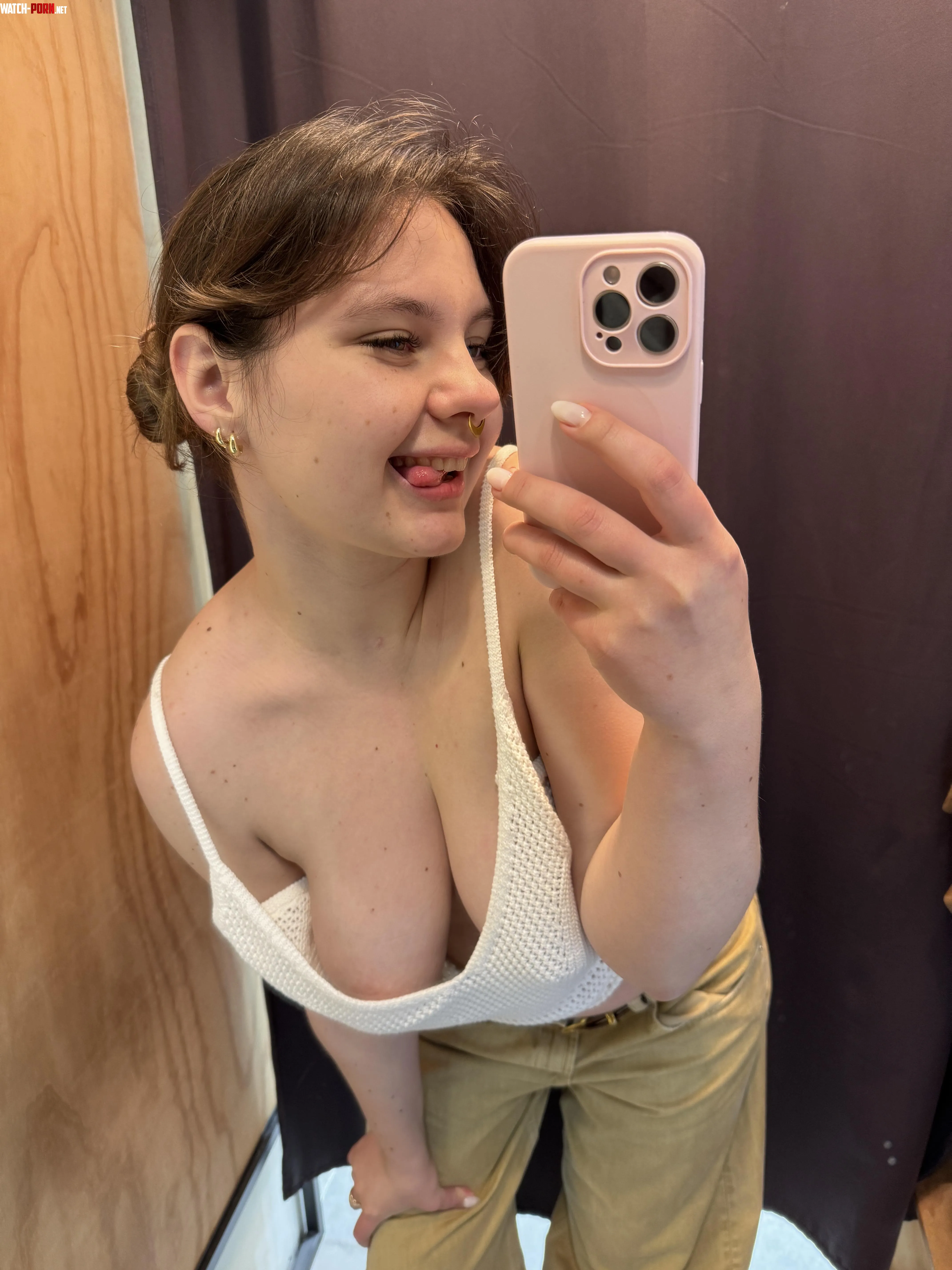 Changing rooms are always fun by ExplicitElliie