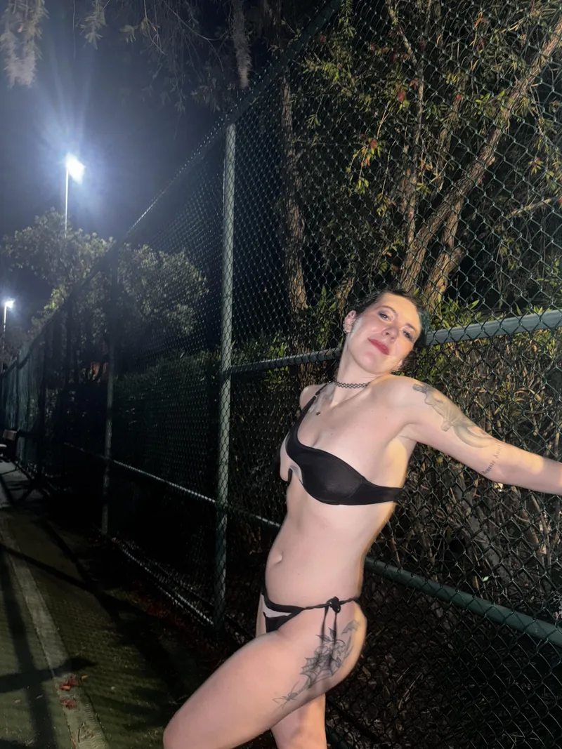 Thumbnail Bikinis Everywhere: sirenskiss3 Explores the Fashion Fit