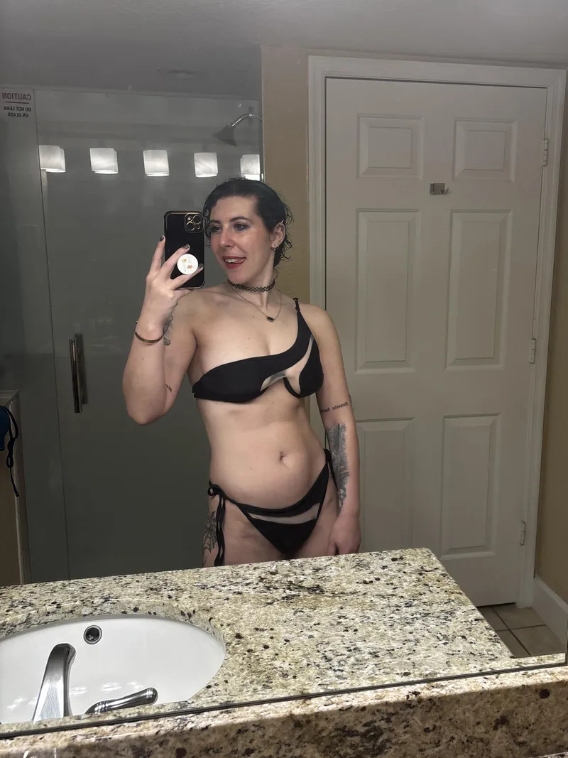 Thumbnail Sirenskiss3's Selfie after a Night Swim