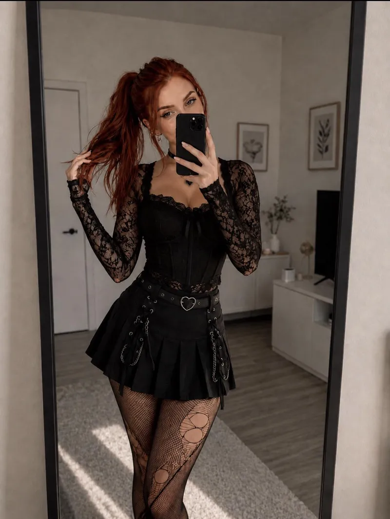 Thumbnail RedRinoa Wishes You a Happy Saturday: MirrorSelfie Vibes