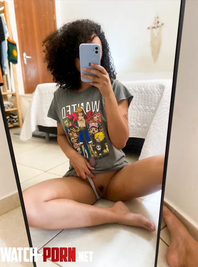 Someone to watch one piece with me? [F] by lizzamane