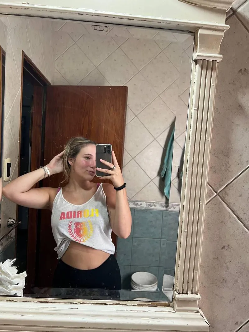 Thumbnail Probablyduru's Playful Invitation for a Shower in MirrorSelfie